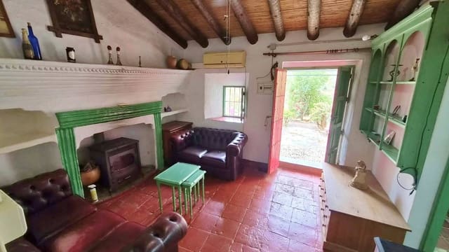 2 bedroom Finca/Country House for sale in Riogordo with garage - € 135,000 (Ref: 10139183)