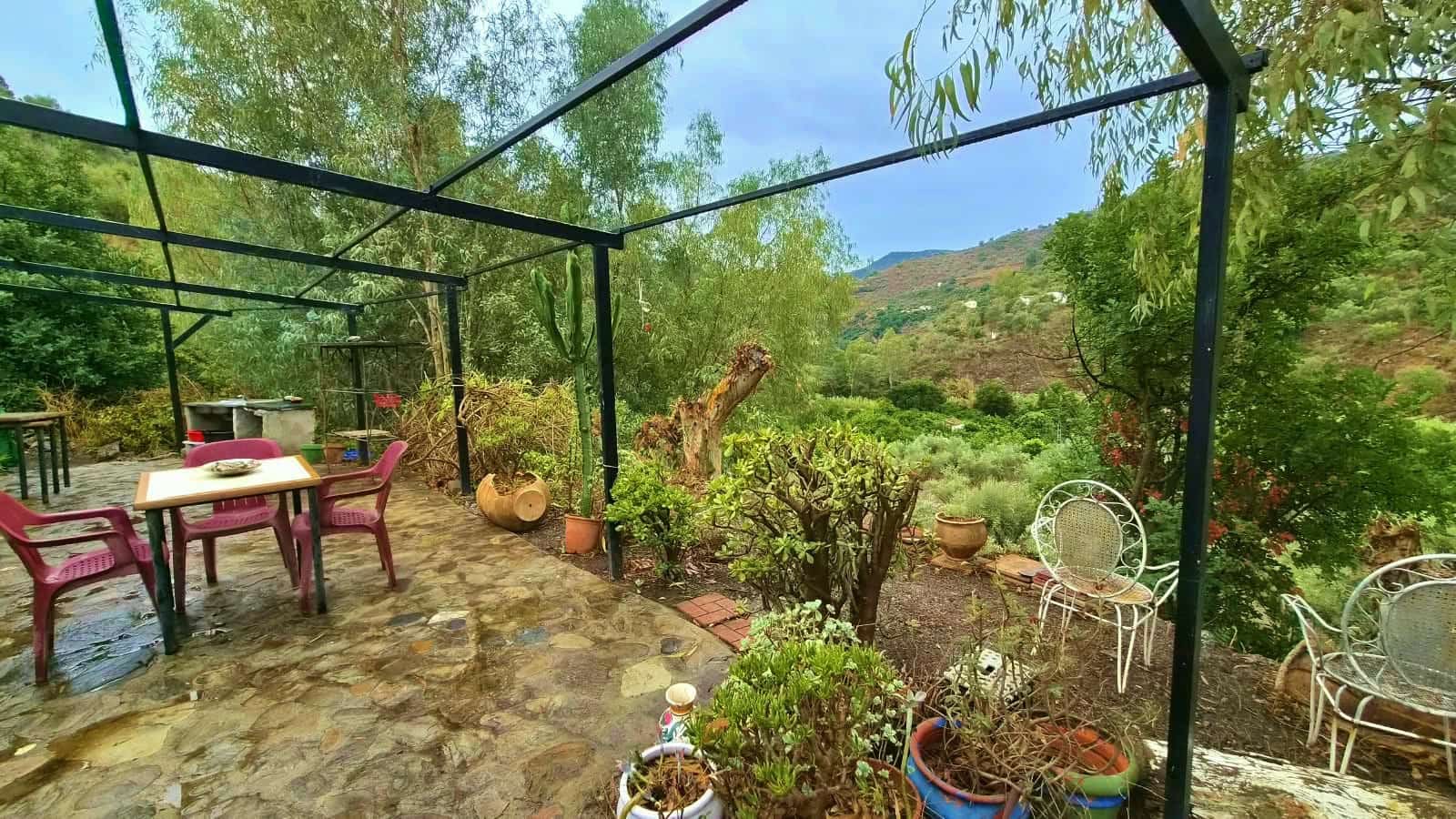 2 bedroom Finca/Country House for sale in Riogordo with garage - € 135,000 (Ref: 10139183)