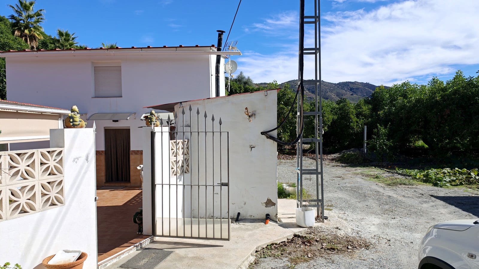 2 bedroom Finca/Country House for sale in Cutar - € 200,000 (Ref: 10182151)