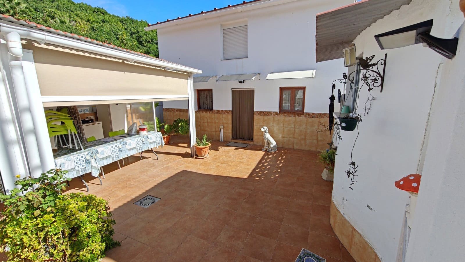 2 bedroom Finca/Country House for sale in Cutar - € 200,000 (Ref: 10182151)