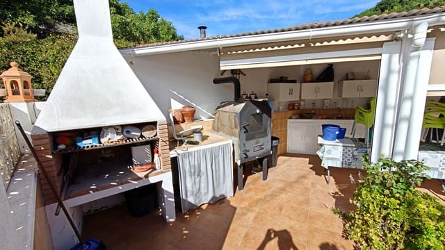 2 bedroom Finca/Country House for sale in Cútar - € 200,000 (Ref: 10182151)