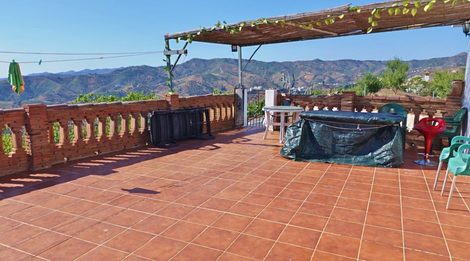 5 soveværelse Finca/Landehus til salg i Almachar med swimmingpool garage - € 340.000 (Ref: 10182349)