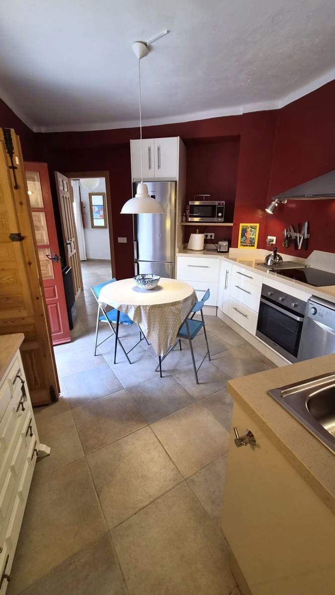 Casa de 3 habitaciones en Vélez-Málaga en venta - 245.000 € (Ref: 10182428)