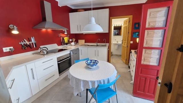 Casa de 3 habitaciones en Vélez-Málaga en venta - 245.000 € (Ref: 10182428)