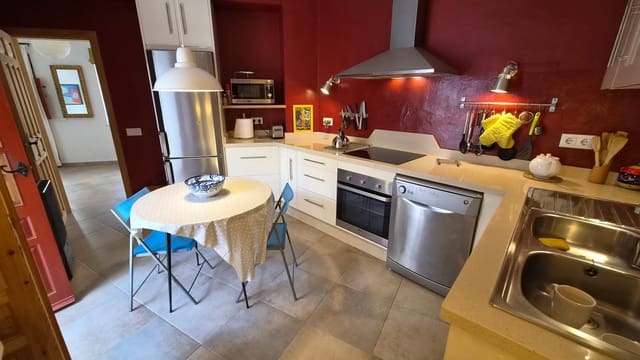 Casa de 3 habitaciones en Vélez-Málaga en venta - 245.000 € (Ref: 10182428)