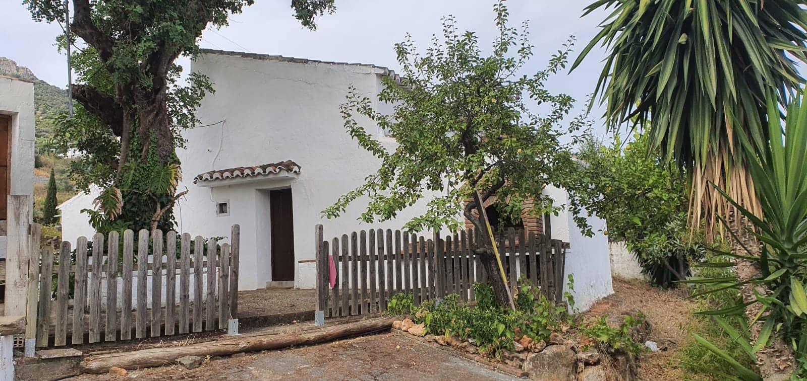 4 soveværelse Finca/Landehus til salg i Comares med garage - € 165.000 (Ref: 6416260)