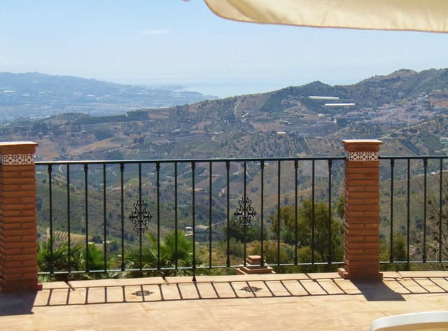3 chambre Finca/Maison de Campagne à vendre à Iznate avec garage - 250 000 € (Ref: 6973439)