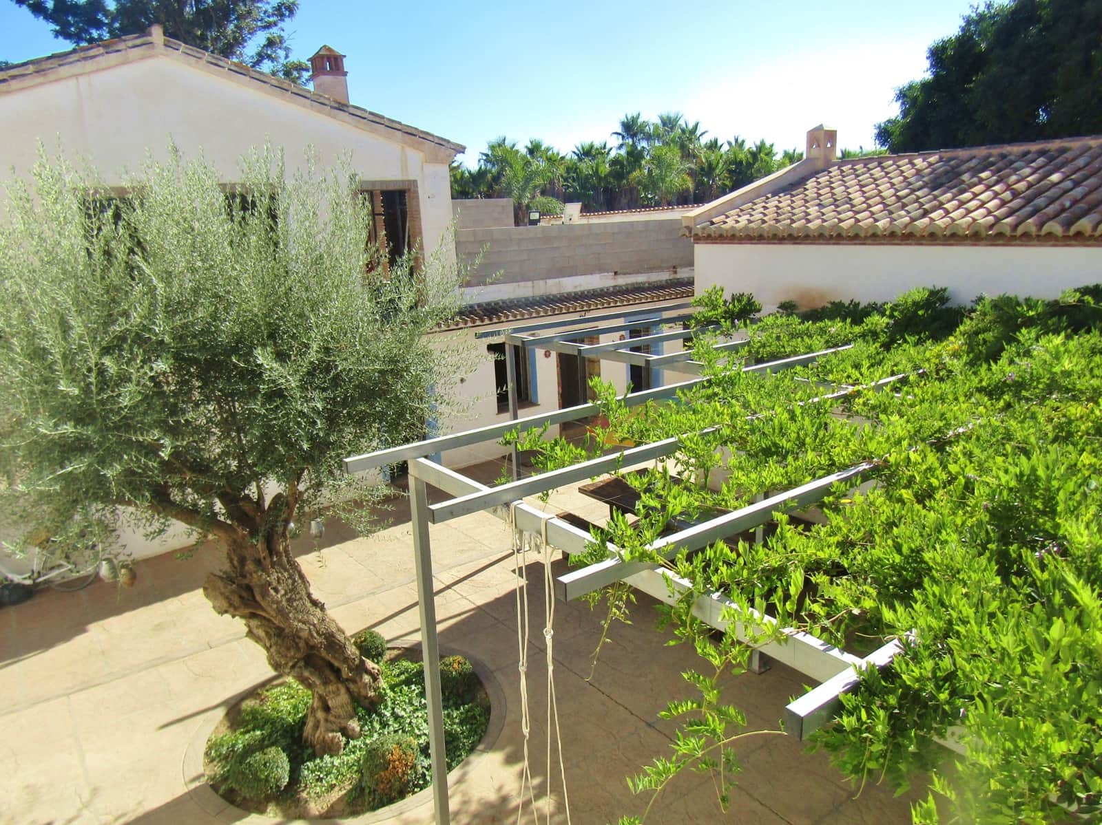 14 soveværelse Finca/Landehus til salg i Caleta de Velez med swimmingpool garage - € 745.000 (Ref: 7136597)