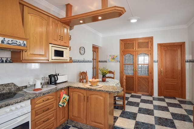 6 soveværelse Villa til salg i Los Romanes, Viñuela med swimmingpool garage - € 349.000 (Ref: 7145669)