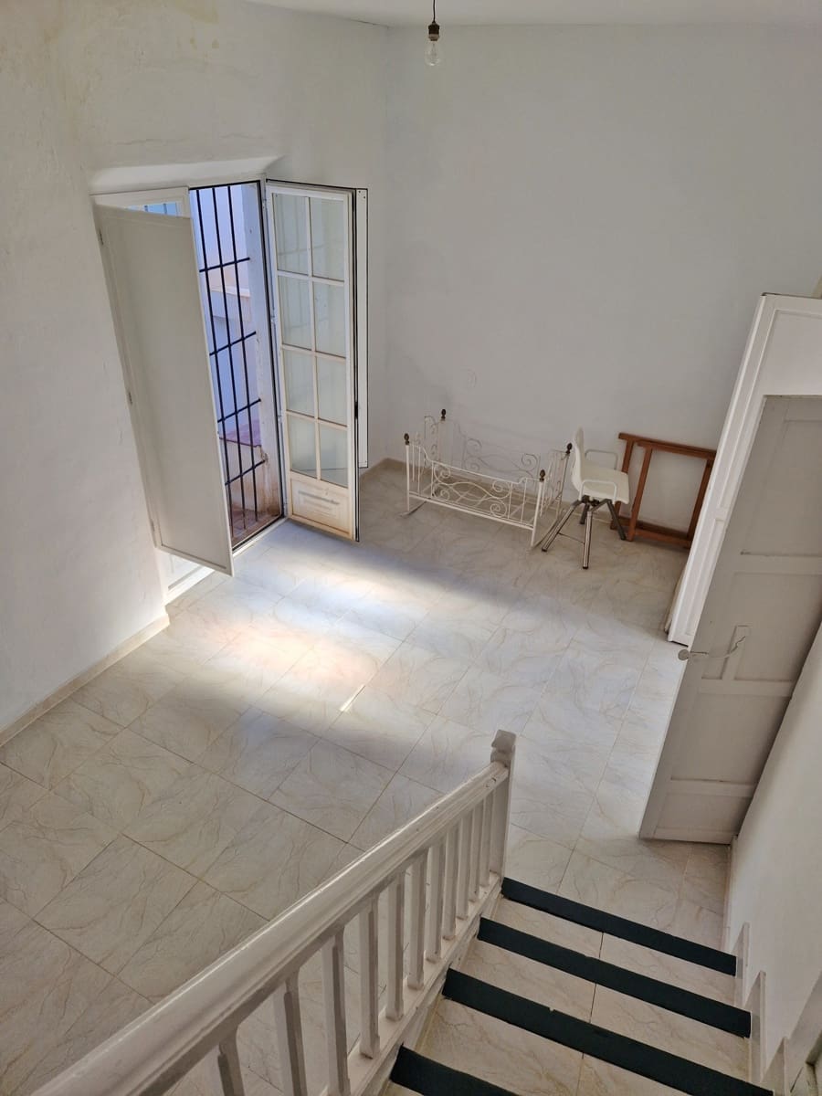 12 soverom Hus til salgs i Velez-Malaga med svømmebasseng garasje - € 1 050 000 (Ref: 7297165)