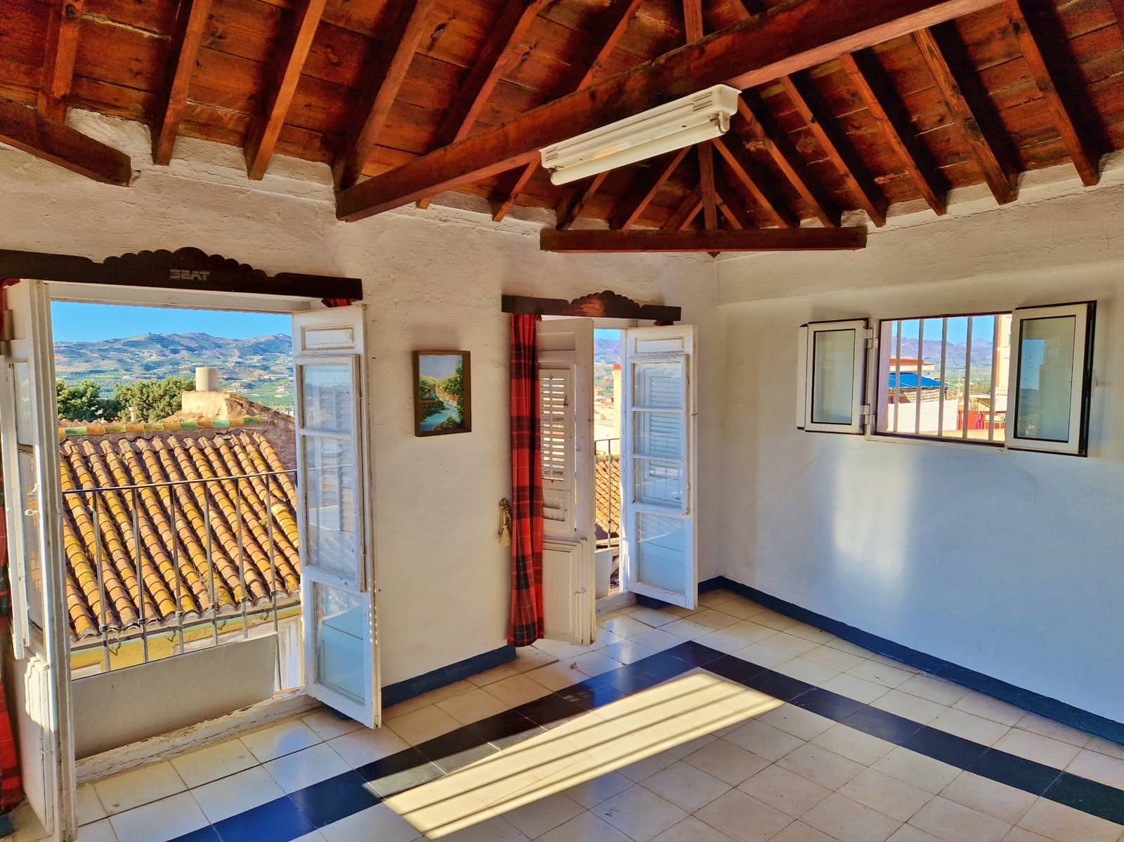 12 soverom Hus til salgs i Velez-Malaga med svømmebasseng garasje - € 1 050 000 (Ref: 7297165)