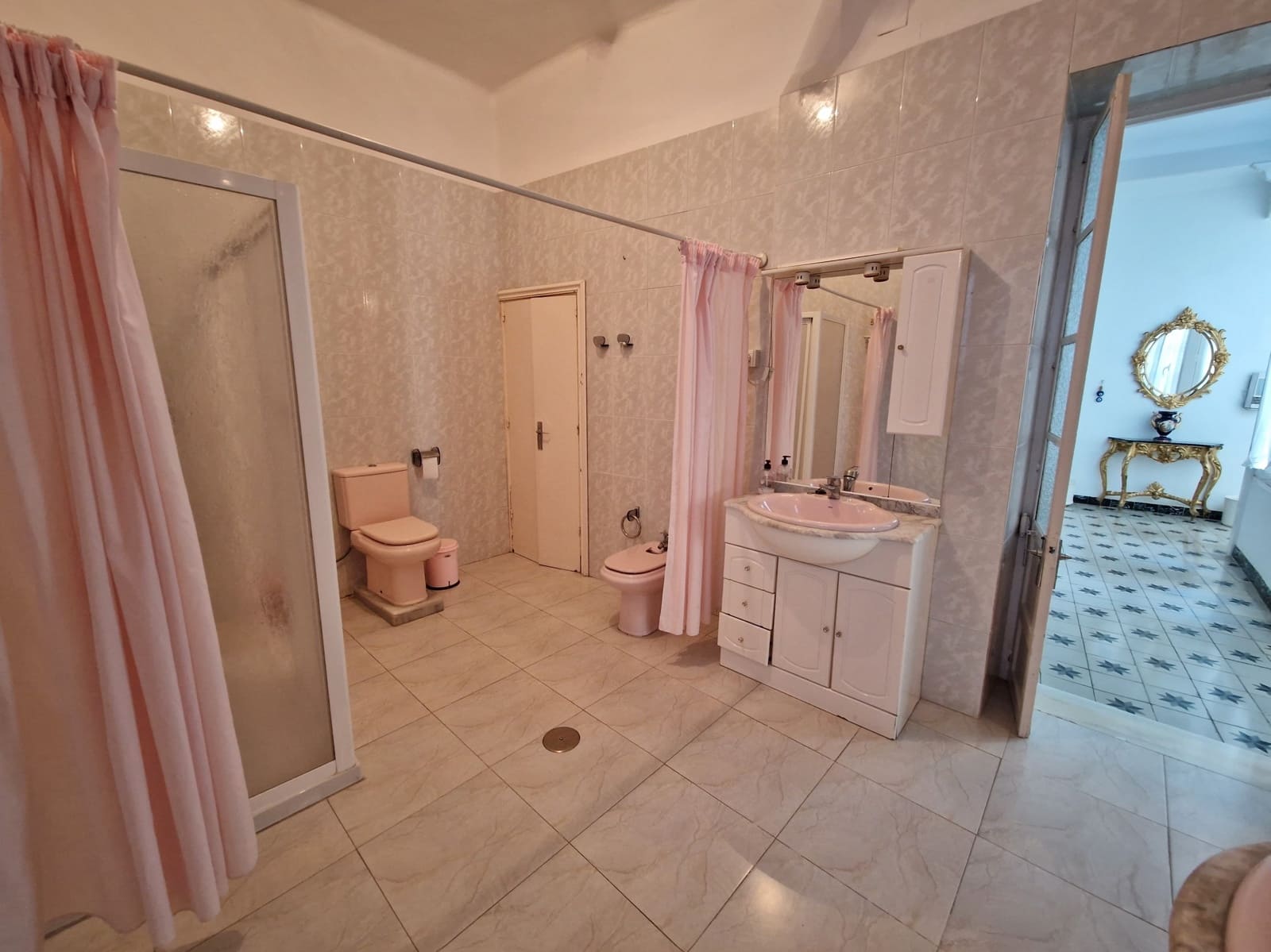 12 soverom Hus til salgs i Velez-Malaga med svømmebasseng garasje - € 1 050 000 (Ref: 7297165)