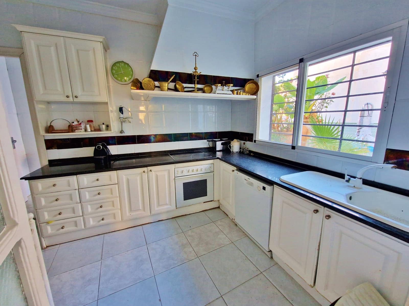 12 sypialnia Dom na sprzedaż w Velez-Malaga z basenem garażem - 1 050 000 € (Ref: 7297165)
