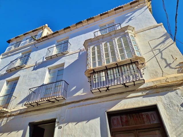 12 makuuhuone Omakotitalo myytävänä paikassa Vélez-Málaga mukana uima-altaan 
autotalli - 1 050 000 € (Ref: 7297165)