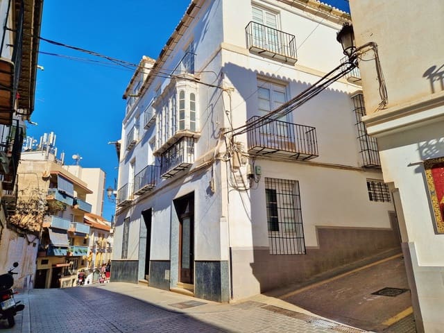 12 makuuhuone Omakotitalo myytävänä paikassa Vélez-Málaga mukana uima-altaan 
autotalli - 1 050 000 € (Ref: 7297165)