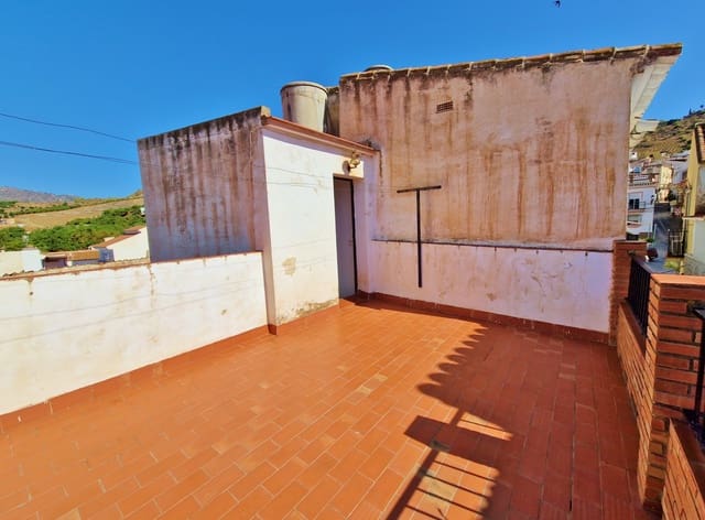 2 makuuhuone Omakotitalo myytävänä paikassa Benamargosa - 82 000 € (Ref: 7602429)