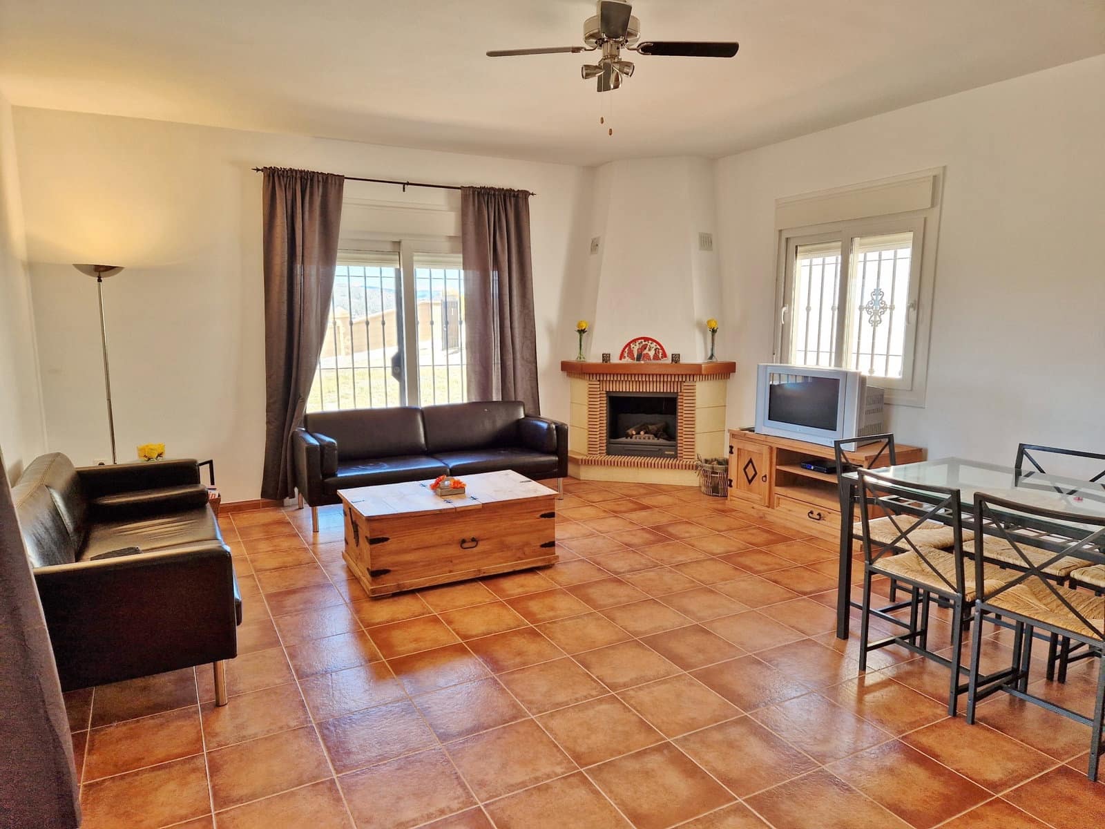 3 sypialnia Finka/Dom wiejski na sprzedaż w Canillas de Aceituno z basenem garażem - 299 000 € (Ref: 7602431)