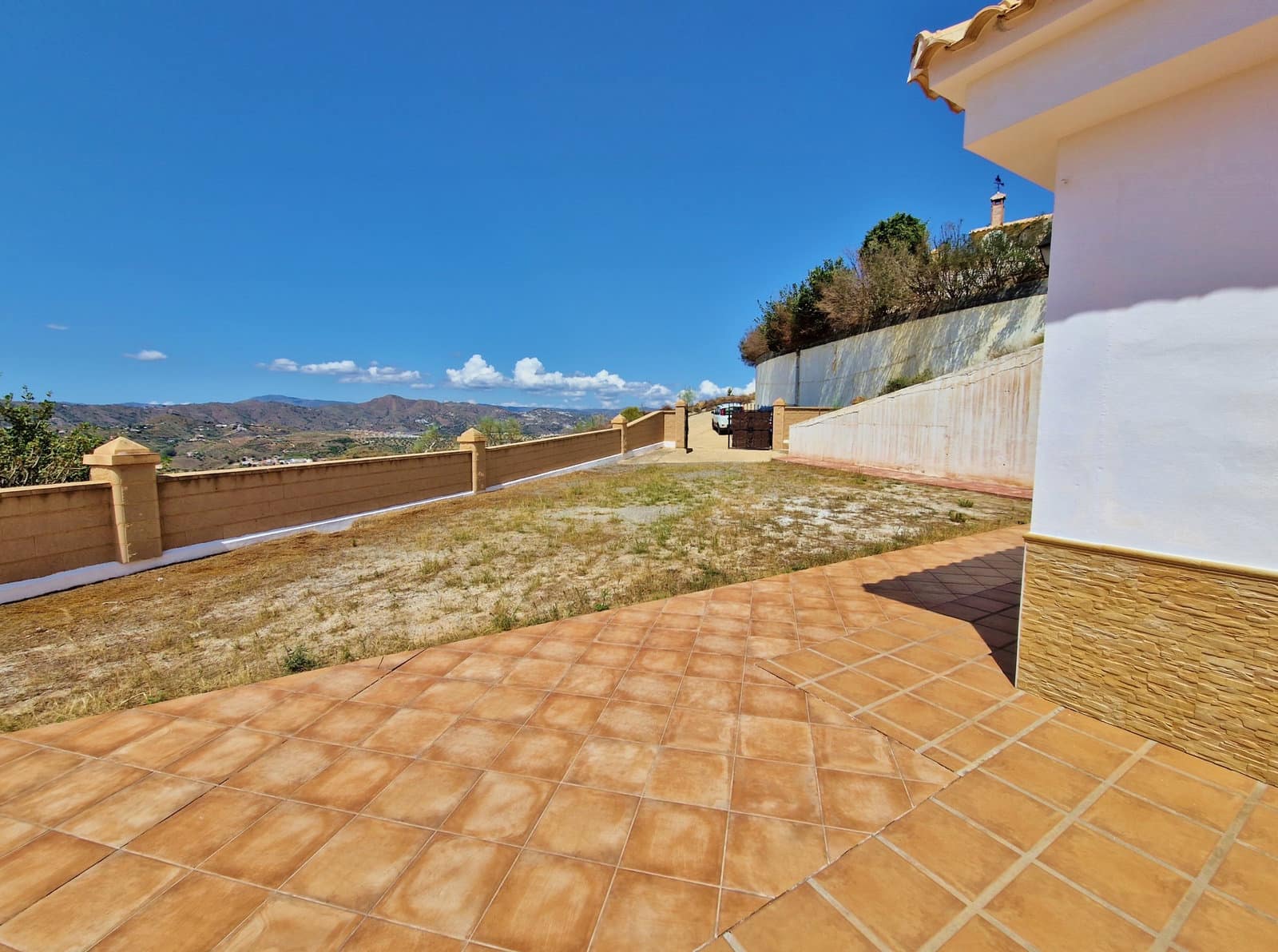 3 sypialnia Finka/Dom wiejski na sprzedaż w Canillas de Aceituno z basenem garażem - 299 000 € (Ref: 7602431)