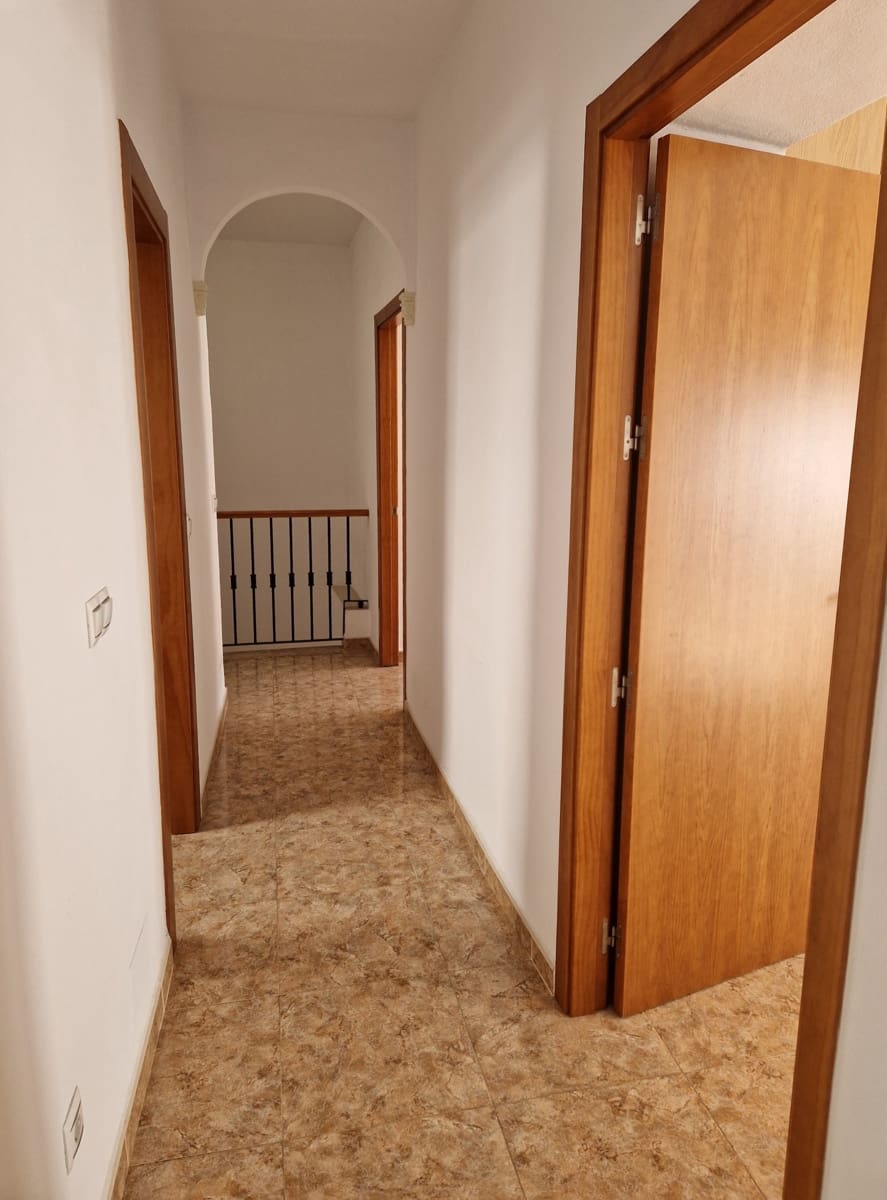 5 slaapkamer Huis te koop in Vinuela - € 179.000 (Ref: 7657256)