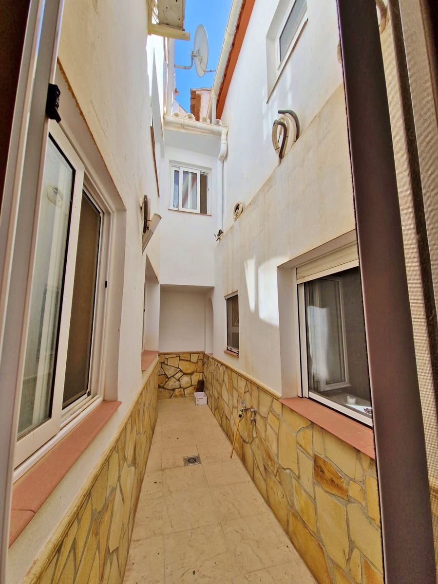 Casa de 5 habitaciones en Viñuela en venta - 229.000 € (Ref: 7657256)