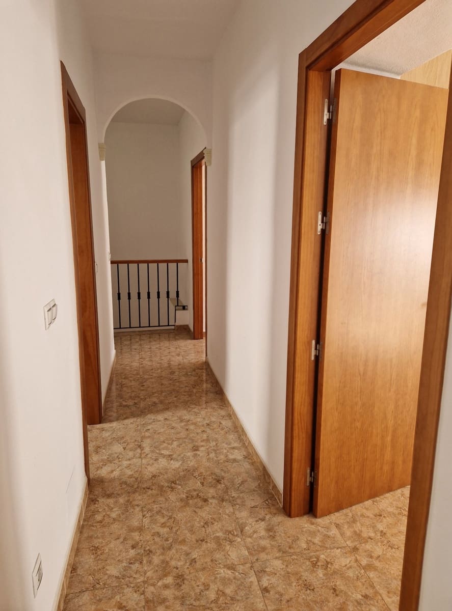 Casa de 5 habitaciones en Viñuela en venta - 229.000 € (Ref: 7657256)