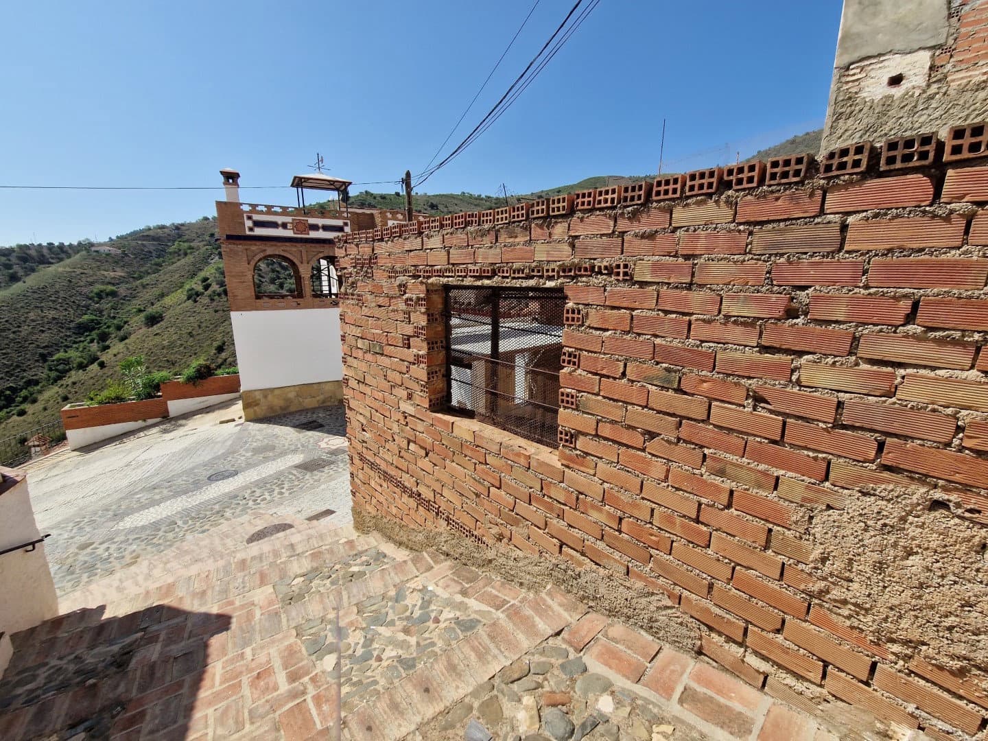 Casa de 3 habitaciones en Cútar en venta con garaje - 46.000 € (Ref: 7721781)