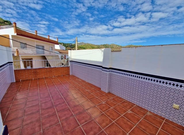 4 makuuhuone Omakotitalo myytävänä paikassa Salto del Negro, Cútar mukana 
autotalli - 155 000 € (Ref: 7900480)