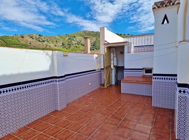 4 makuuhuone Omakotitalo myytävänä paikassa Salto del Negro, Cútar mukana 
autotalli - 155 000 € (Ref: 7900480)