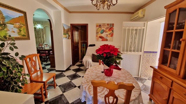 6 makuuhuone Omakotitalo myytävänä paikassa Pasada de Granadillo, Canillas de Aceituno mukana 
autotalli - 137 000 € (Ref: 7992827)