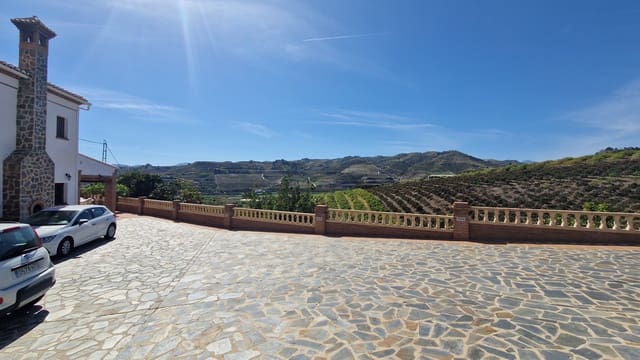 5 sovrum Finca/Hus på landet till salu i Trapiche, Vélez-Málaga med pool garage - 695 000 € (Ref: 8372323)