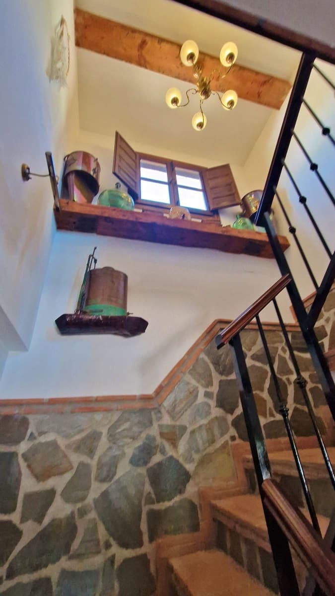 5 sovrum Finca/Hus på landet till salu i Velez-Malaga med pool garage - 695 000 € (Ref: 8372323)
