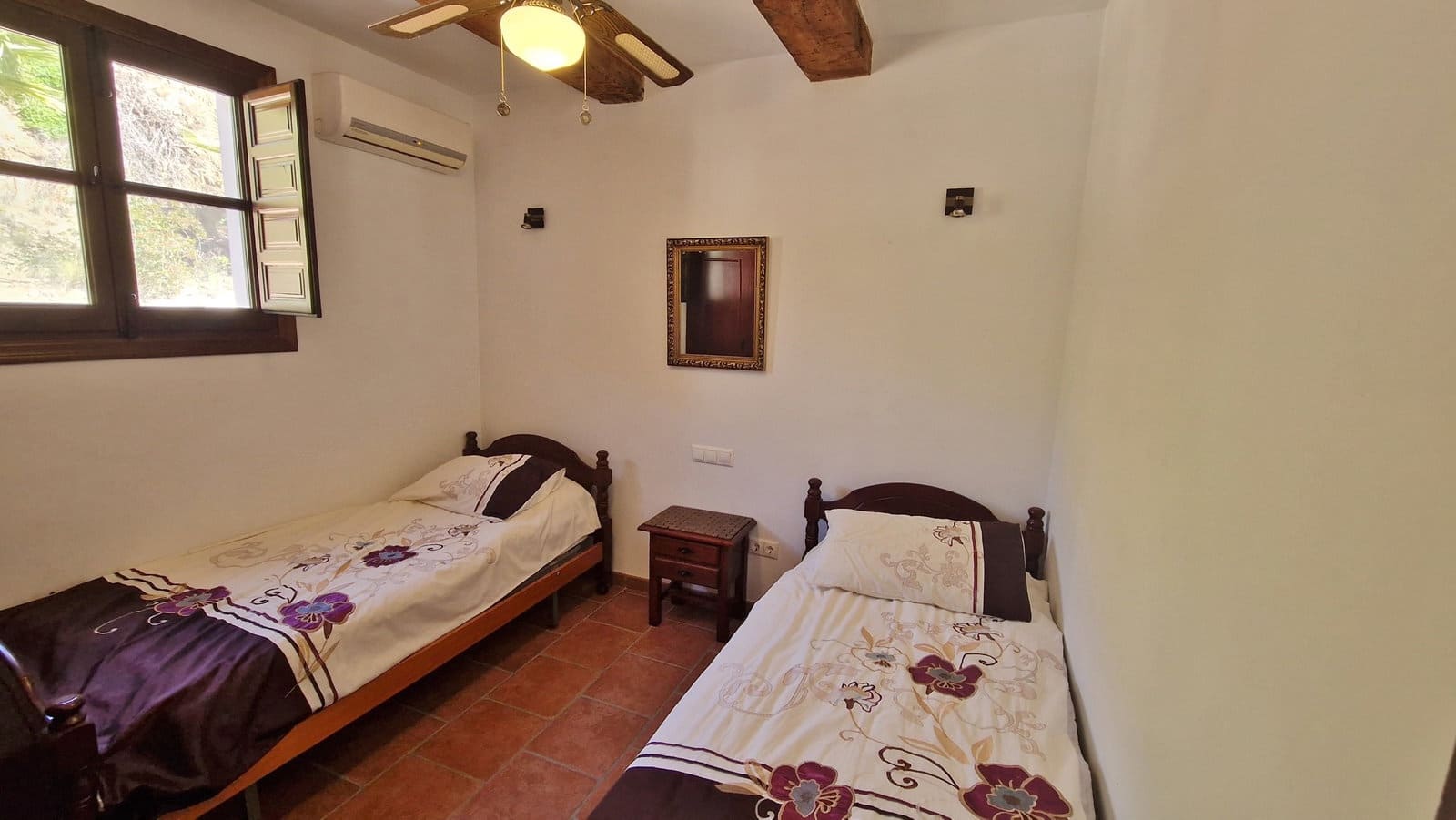 5 sovrum Finca/Hus på landet till salu i Velez-Malaga med pool garage - 695 000 € (Ref: 8372323)