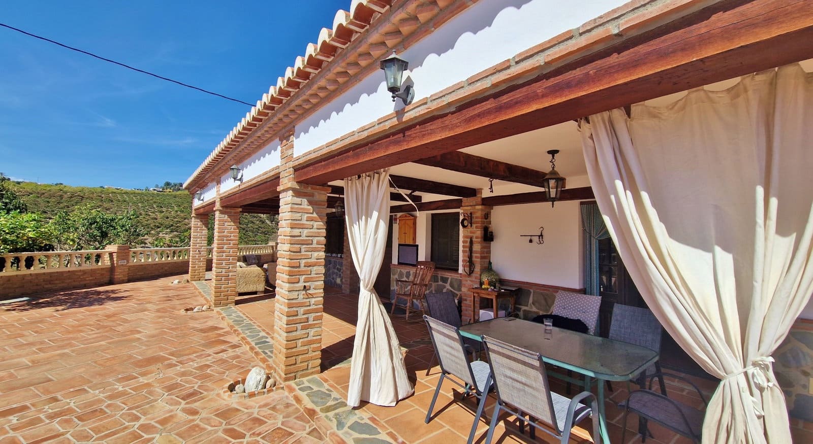 5 sovrum Finca/Hus på landet till salu i Velez-Malaga med pool garage - 695 000 € (Ref: 8372323)