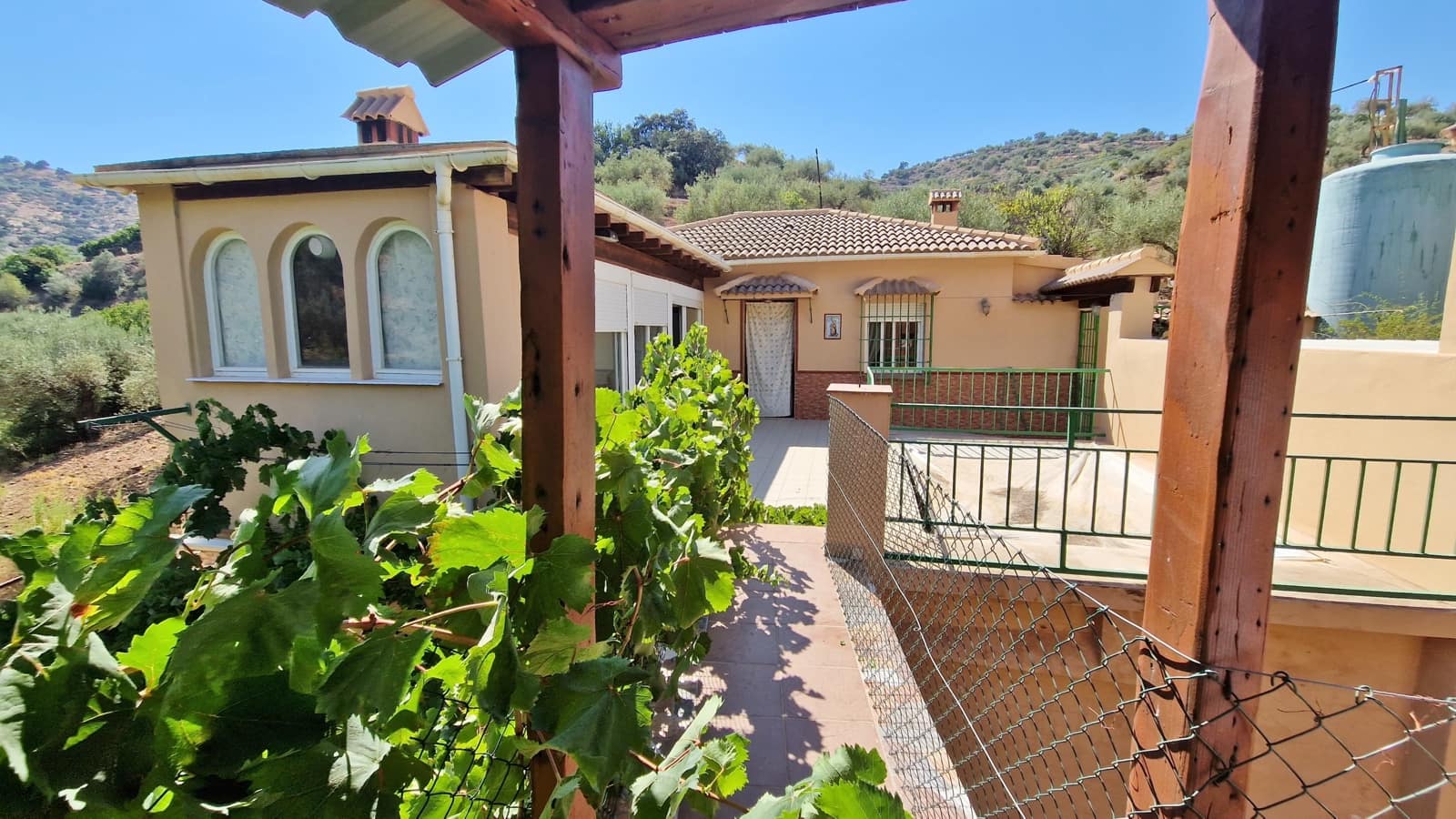 4 soveværelse Finca/Landehus til salg i Comares med swimmingpool garage - € 295.000 (Ref: 8515730)