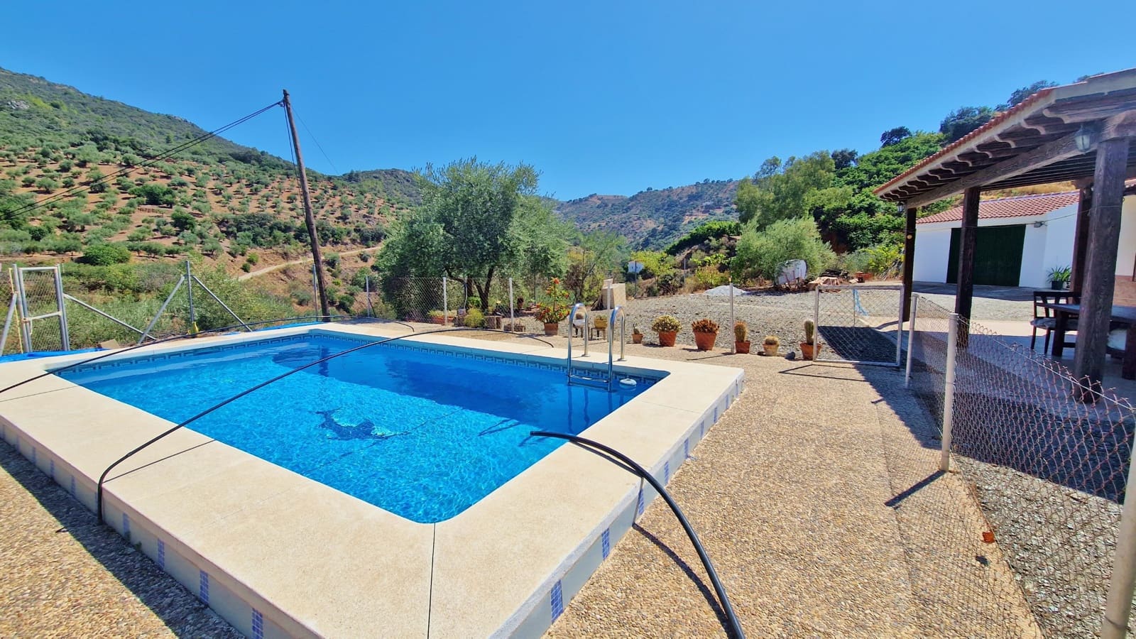 4 soveværelse Finca/Landehus til salg i Comares med swimmingpool garage - € 295.000 (Ref: 8515730)