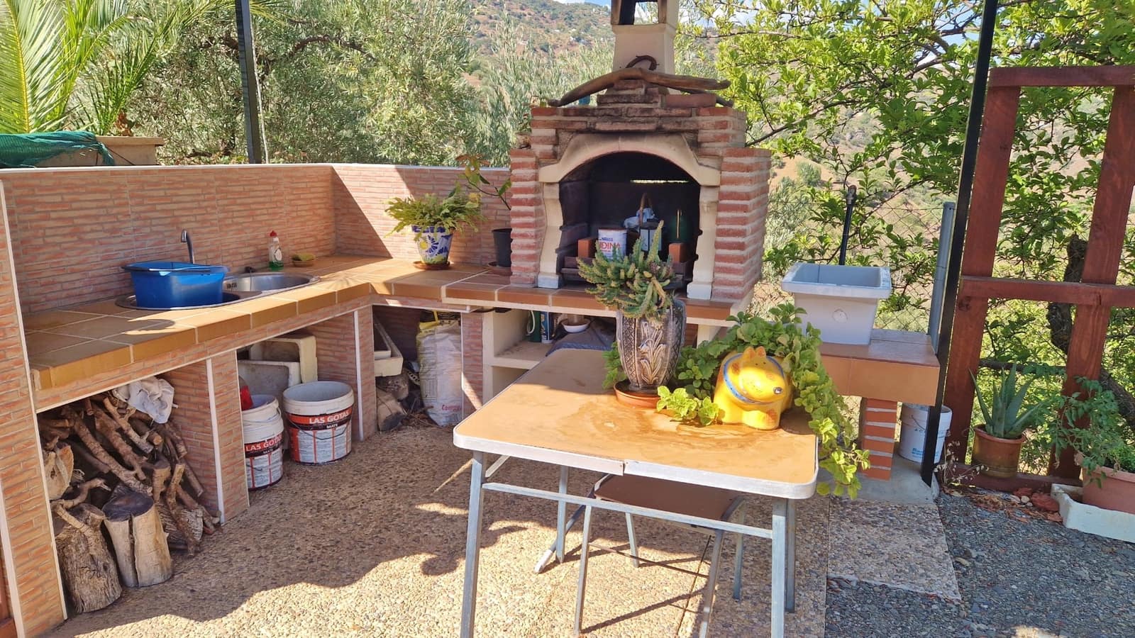 4 soveværelse Finca/Landehus til salg i Comares med swimmingpool garage - € 295.000 (Ref: 8515730)