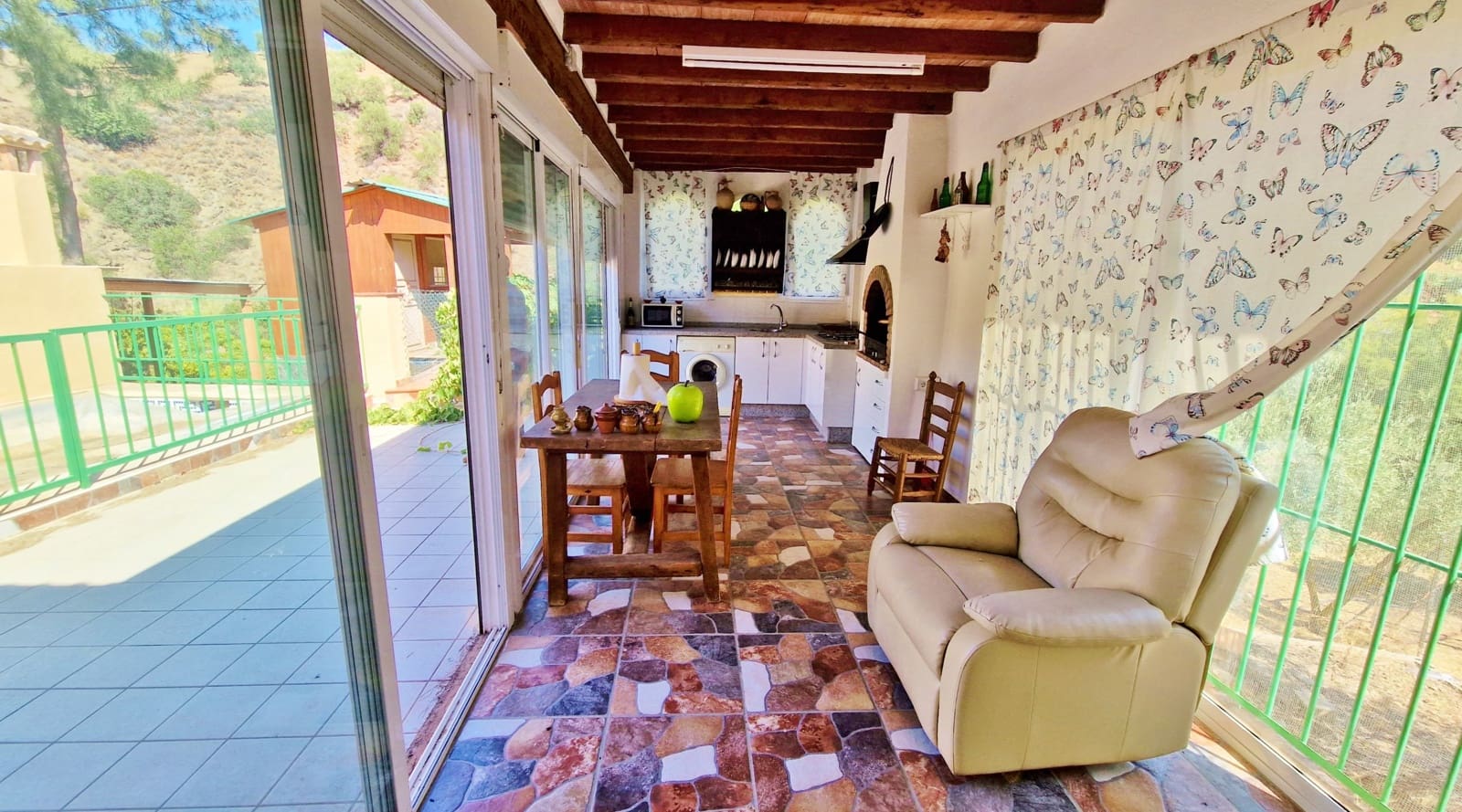 4 soveværelse Finca/Landehus til salg i Comares med swimmingpool garage - € 295.000 (Ref: 8515730)