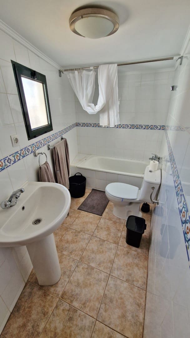 4 soveværelse Byhus til salg i Comares - € 550.000 (Ref: 8600623)