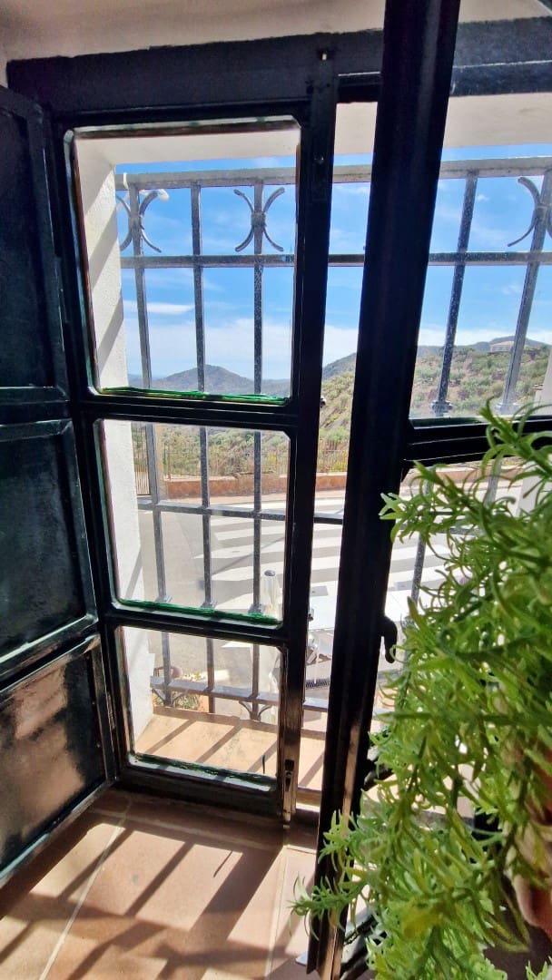 4 soveværelse Byhus til salg i Comares - € 550.000 (Ref: 8600623)