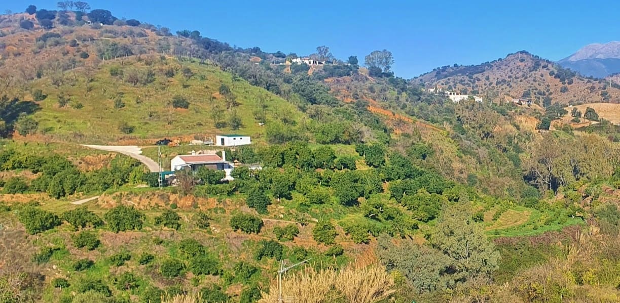 2 soveværelse Finca/Landehus til salg i Coin med garage - € 329.000 (Ref: 8669156)