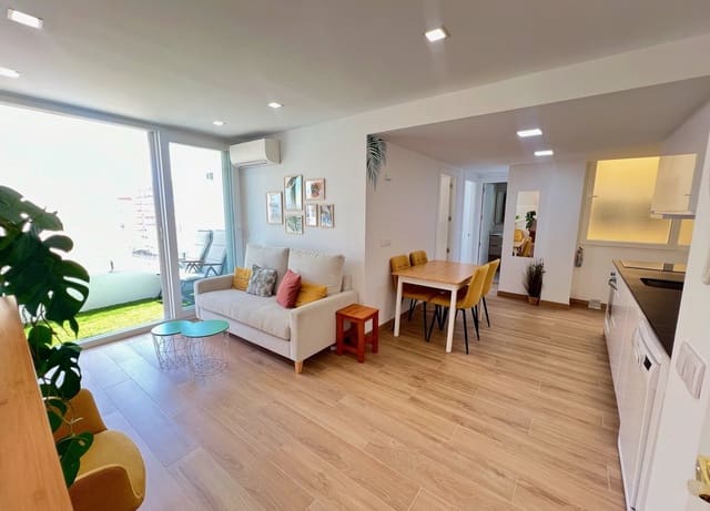 2 bedroom Apartment for rent in Torre del Mar, Vélez-Málaga - € 1,090 (Ref: 8683779)