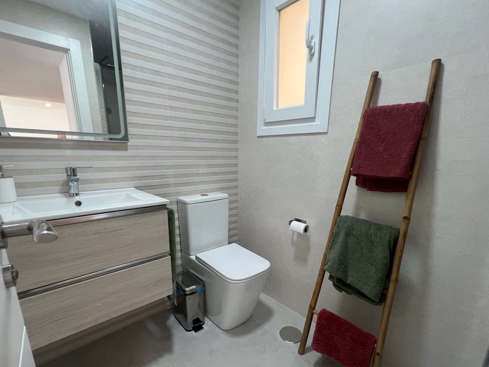 2 bedroom Apartment for rent in Torre del Mar - € 1,090 (Ref: 8683779)