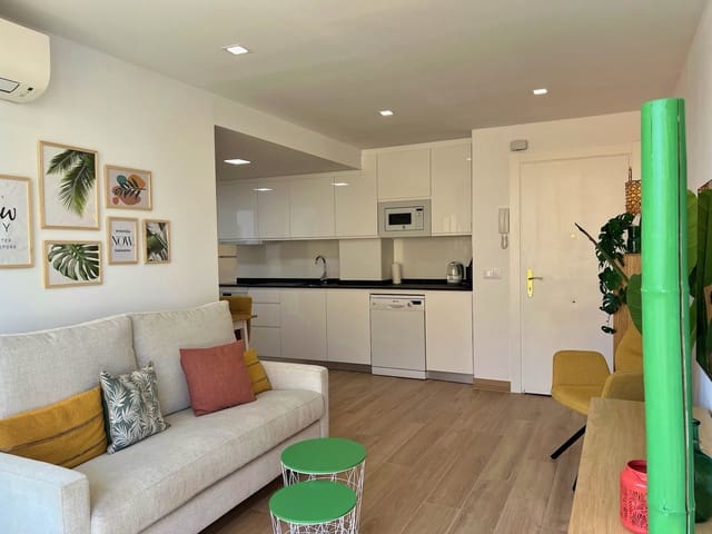 2 bedroom Apartment for rent in Torre del Mar, Vélez-Málaga - € 1,090 (Ref: 8683779)