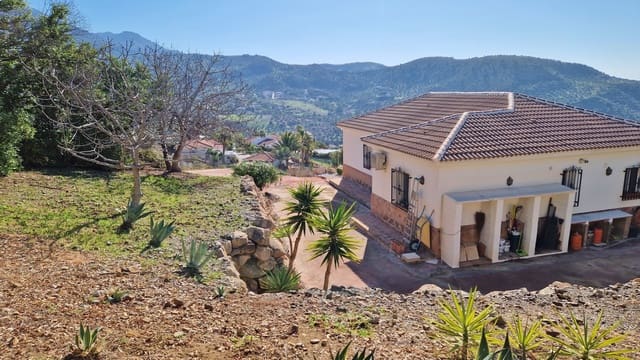 3 sovrum Finca/Hus på landet till salu i Alcaucín med pool garage - 374 950 € (Ref: 8828212)