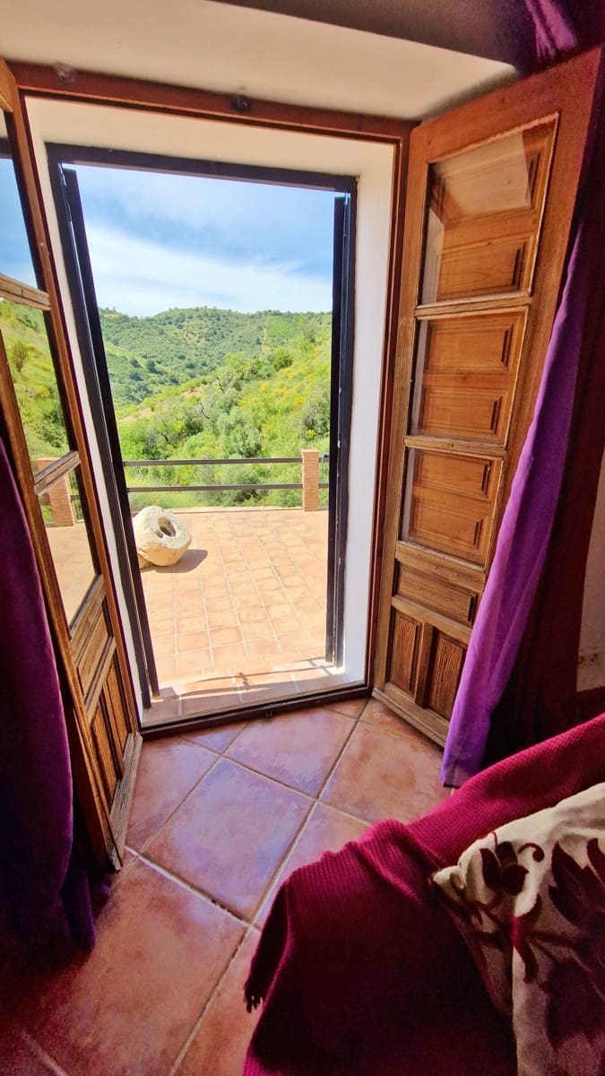 3 soveværelse Finca/Landehus til salg i Malaga by - € 375.000 (Ref: 9000400)