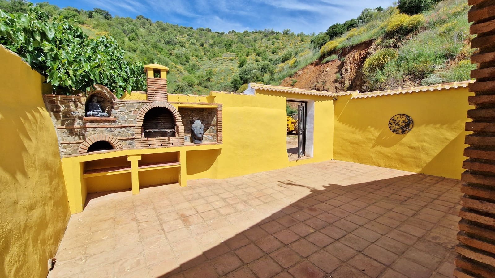3 soveværelse Finca/Landehus til salg i Malaga by - € 375.000 (Ref: 9000400)