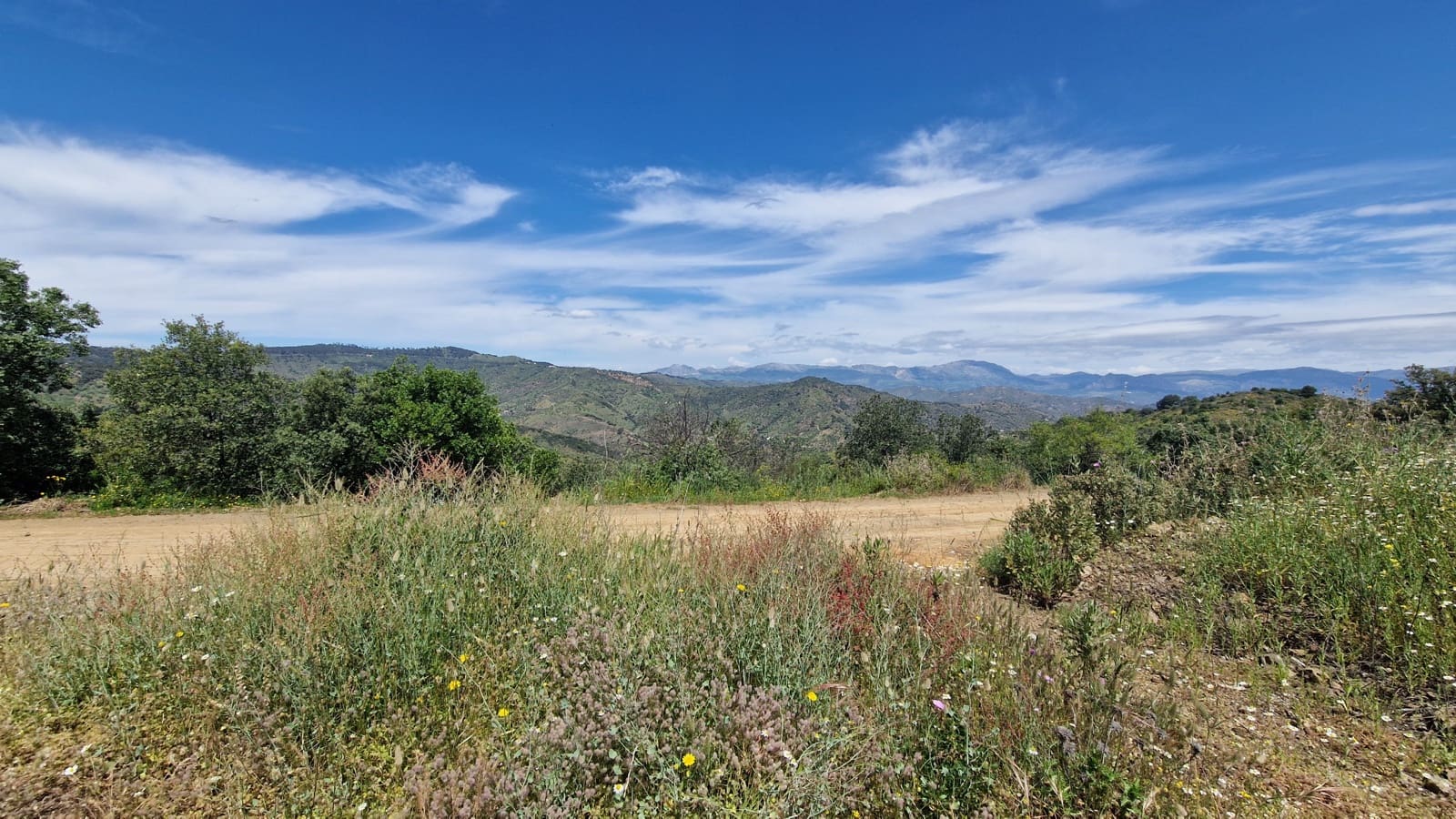 3 soveværelse Finca/Landehus til salg i Malaga by - € 375.000 (Ref: 9000400)