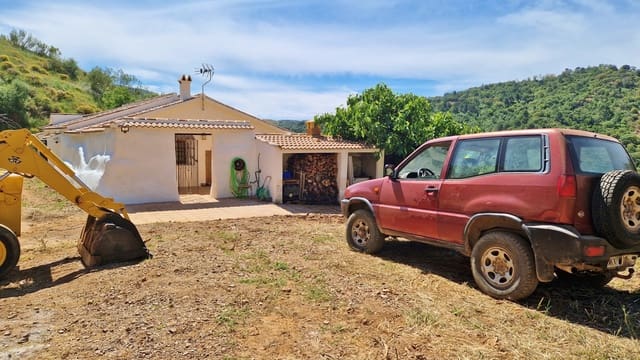 3 slaapkamer Finca/Landhuis te koop in Málaga stad - € 375.000 (Ref: 9000400)