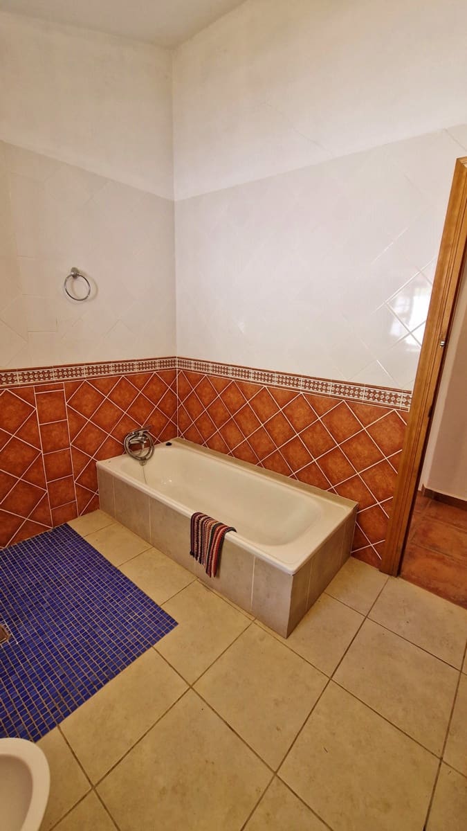 3 soverom Finca/Herregård til salgs i Malaga by - € 375 000 (Ref: 9000400)