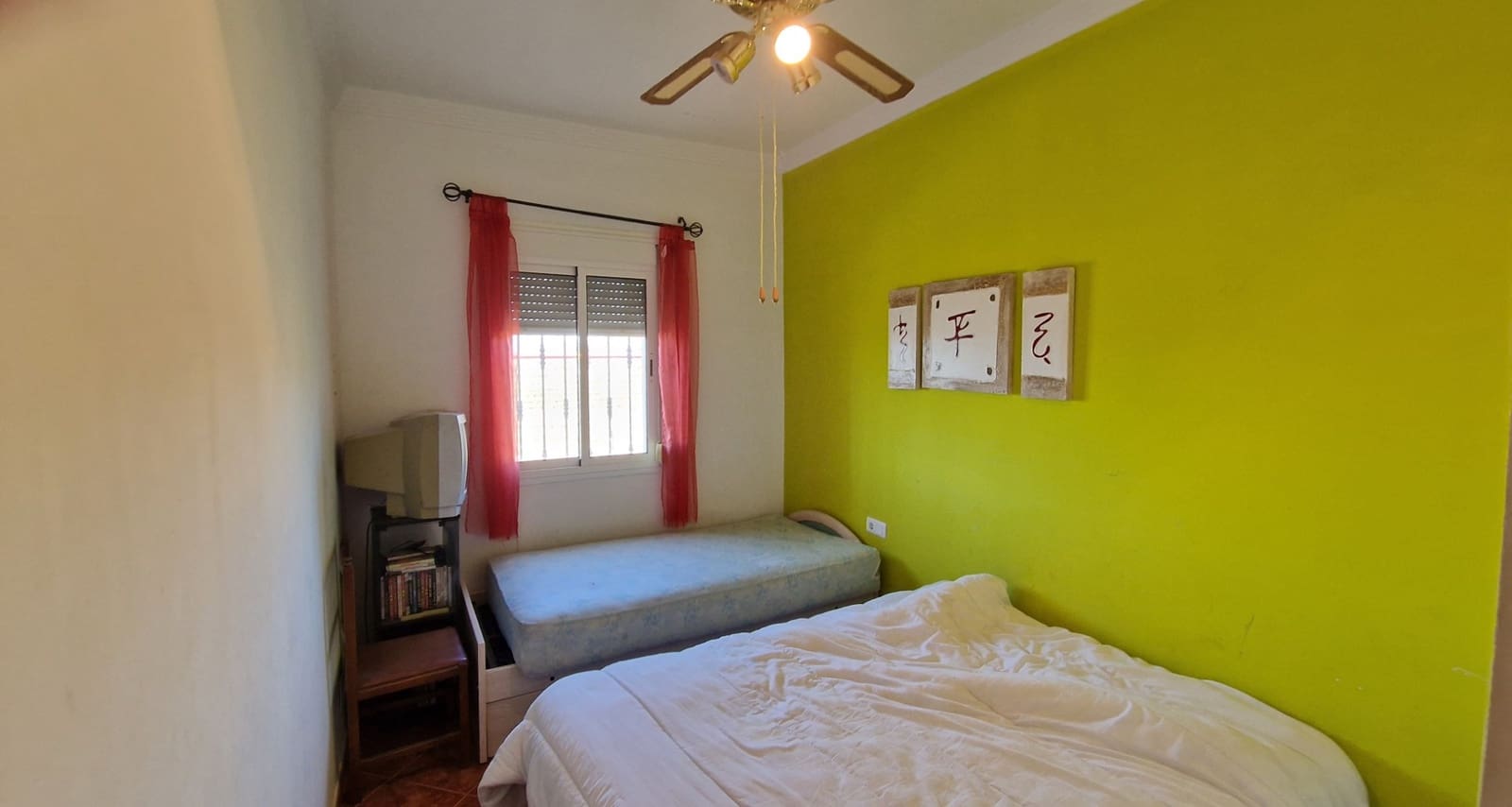 4 chambre Finca/Maison de Campagne à vendre à Velez-Malaga avec piscine - 310 000 € (Ref: 9013188)